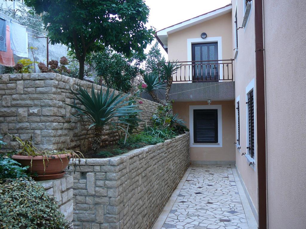 Apartments Emilia Rabac Esterno foto